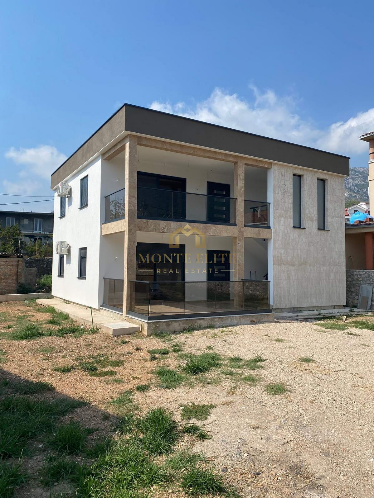 Moderna energetski efikasna vila u Šušnju – Bar, 200 m²